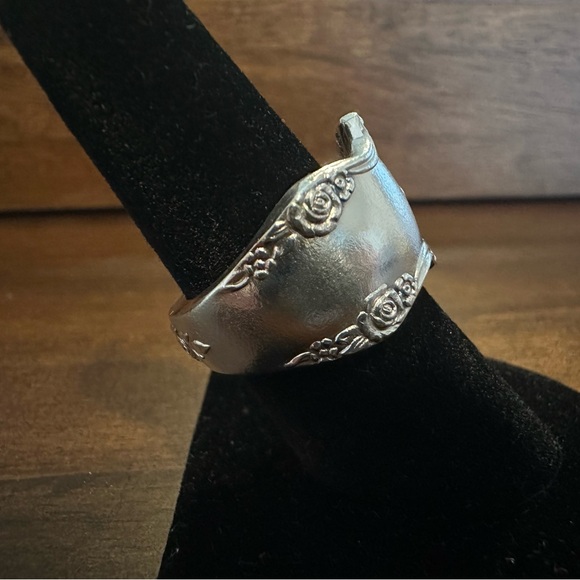 Rose Spoon Ring - Picture 3 of 15
